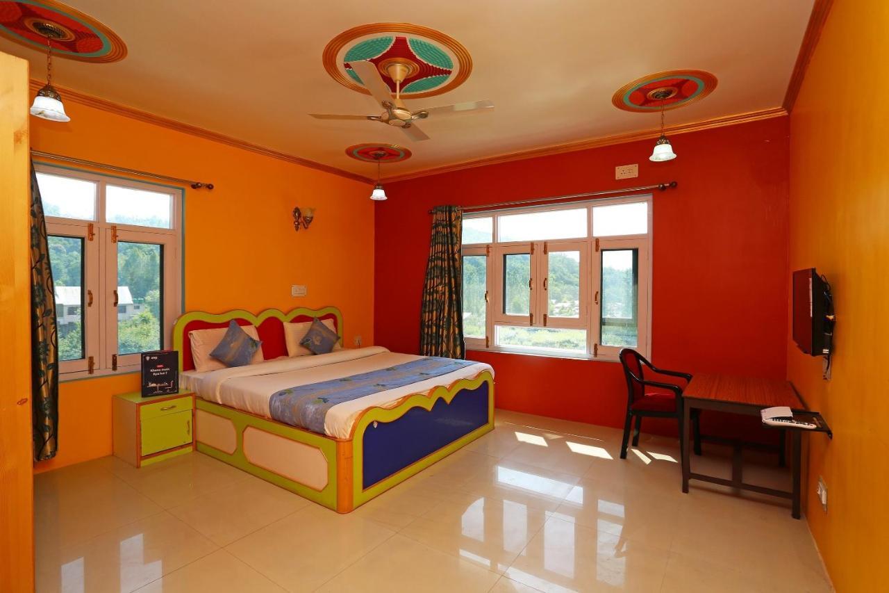 Srīnagar Super Oyo Hotel El Classics מראה חיצוני תמונה
